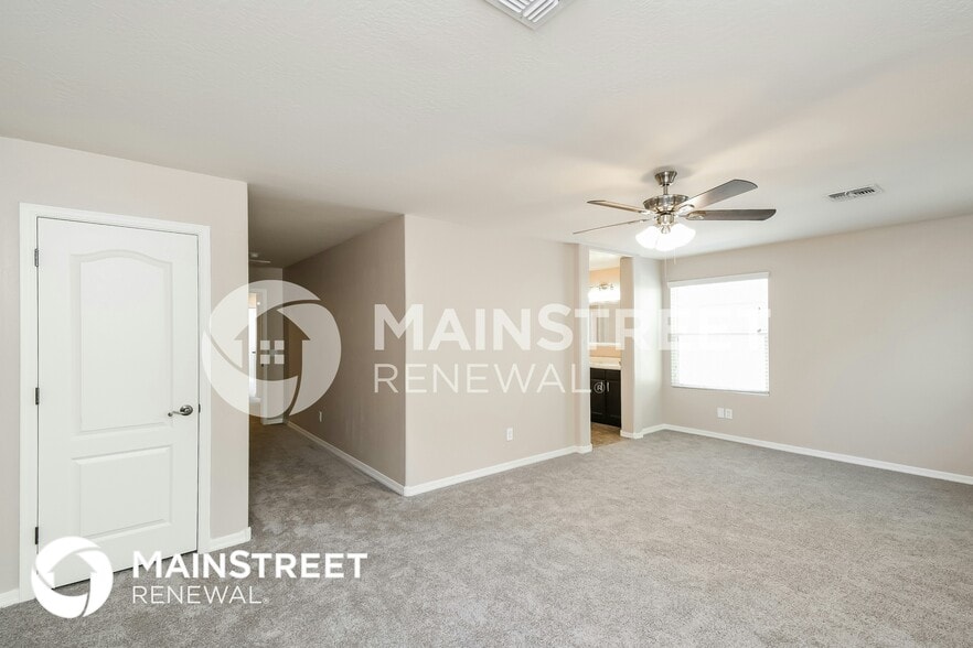 Building Photo - 4055 E Tulsa St