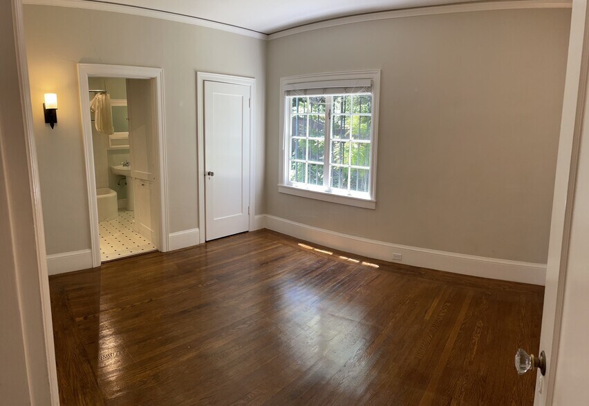 Building Photo - 118 Monte Cresta Avenue