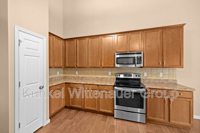 Building Photo - 105 Forest Oaks Dr