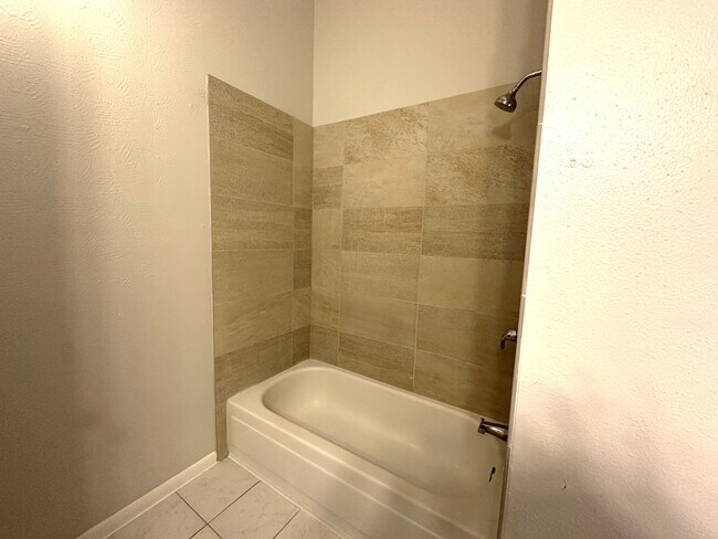 Building Photo - 4234 Willow Beach Dr
