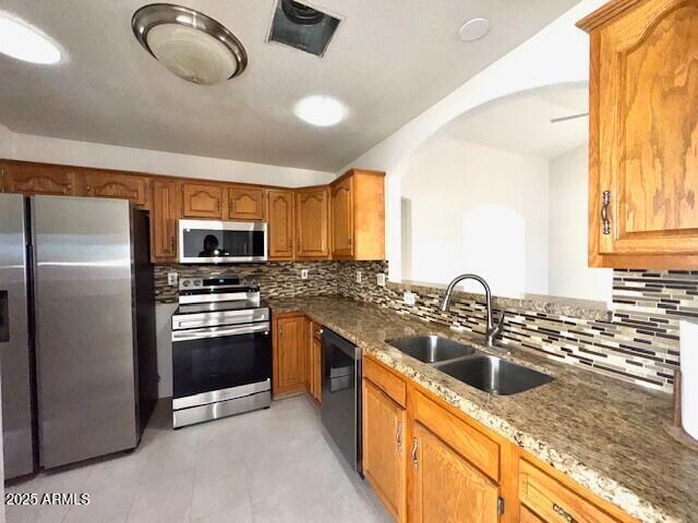 Building Photo - 10659 W Yukon Dr