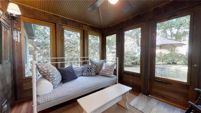 Building Photo - 95 Wood Ln