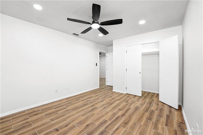 Building Photo - 14 1st St