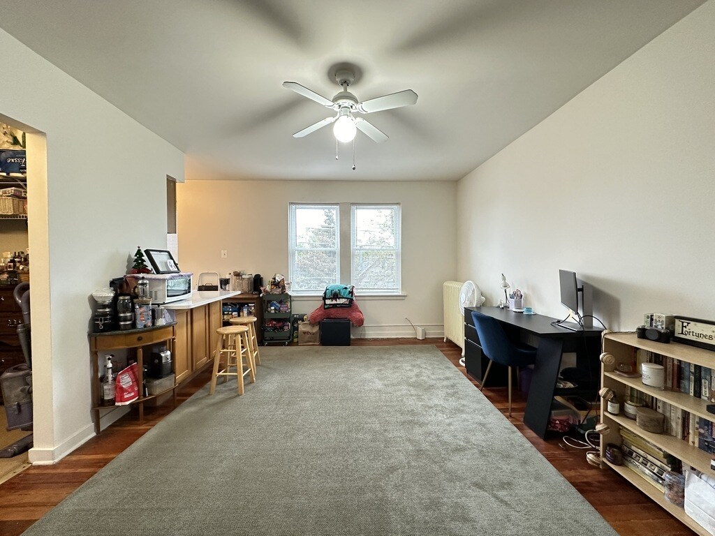 Building Photo - 4532 N Ashland Ave