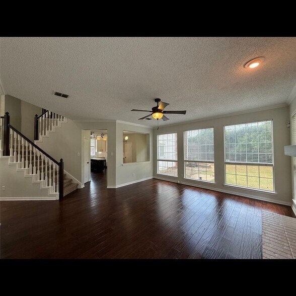 Building Photo - 10700 Jackson Ln