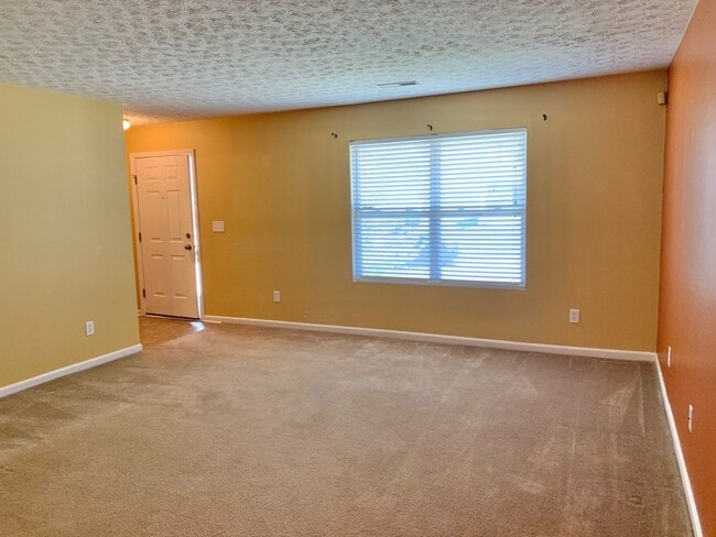 Building Photo - Beautiful 3 Bed 3 Bath Home For Rent!