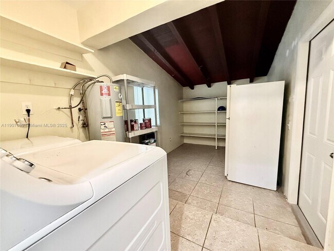 Building Photo - 1340 Miami Springs Ave