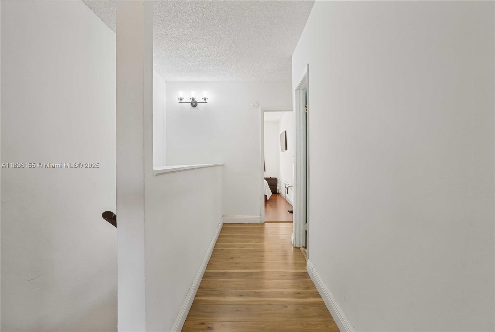 Building Photo - 4713 N Pine Island Rd