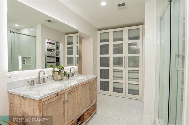 Building Photo - 633 Ocean Inlet Dr
