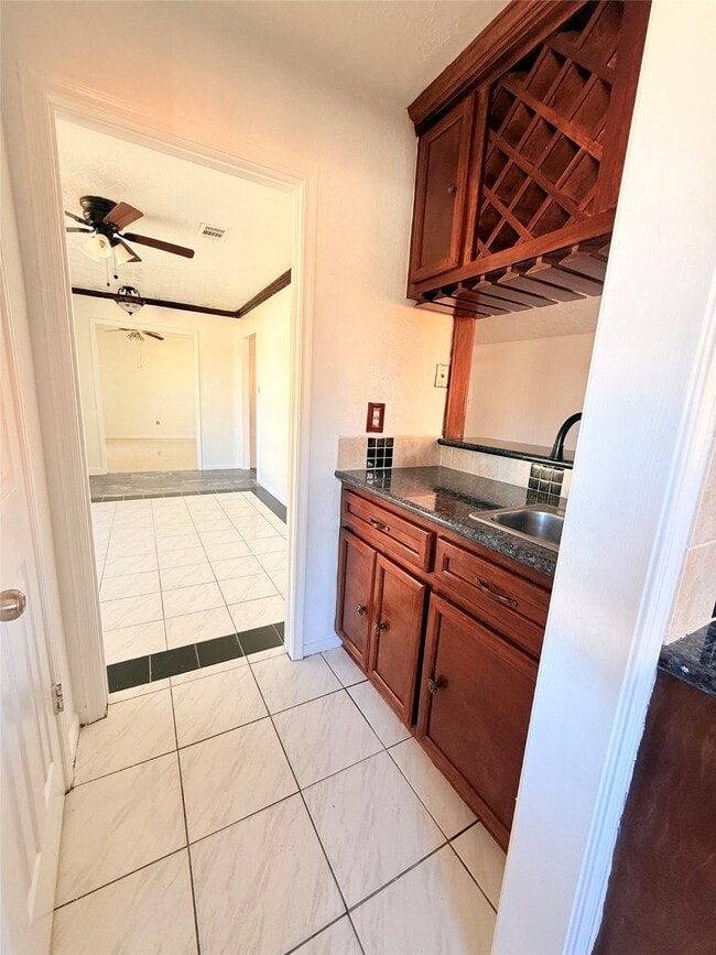 Building Photo - 12335 Huntington Field Dr