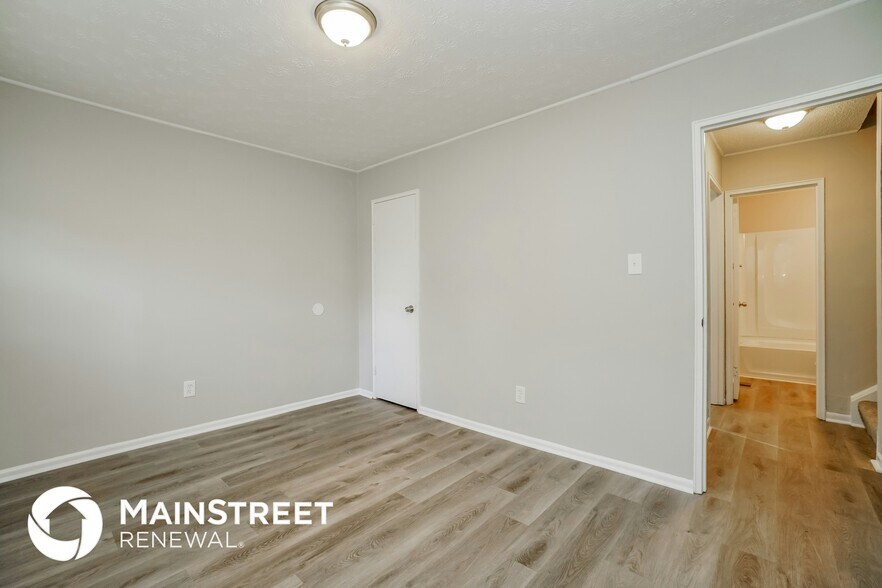 Building Photo - 5103 Dimson Dr N