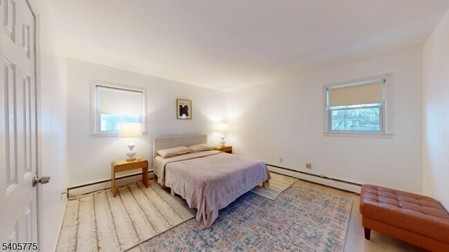 Building Photo - 121 3rd St