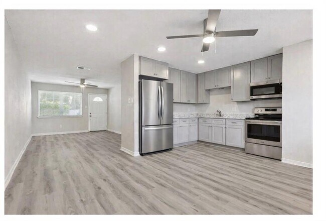 Building Photo - 1101 Field Ave