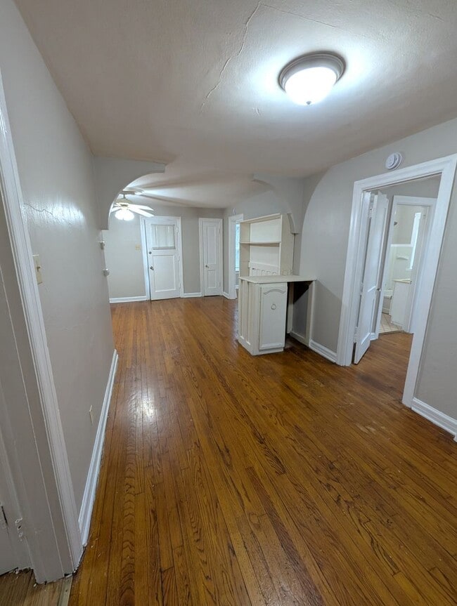 Building Photo - Single Family Charmer in Jennings - Sectio...