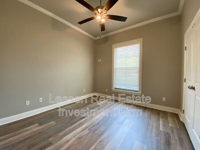 Building Photo - 2076 Highpoint Pl