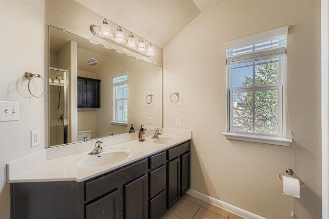 Building Photo - 1042 Lost Pines Ln