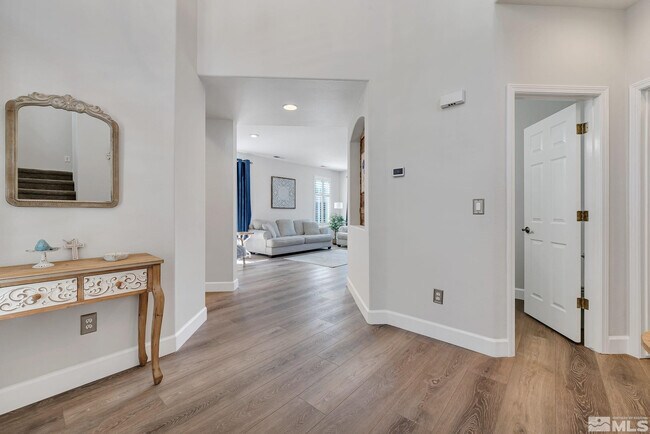 Building Photo - 10459 Summershade Ln