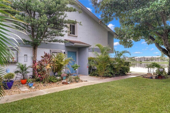 Primary Photo - 2737 S Oakland Forest Dr