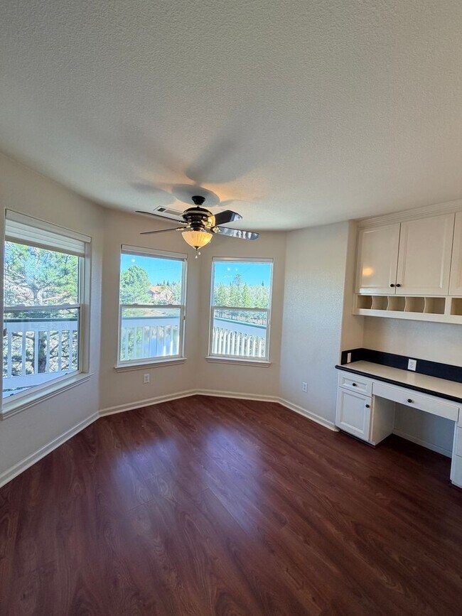 Building Photo - Beautiful Lakefront Home in the Vineyard! 55+ community