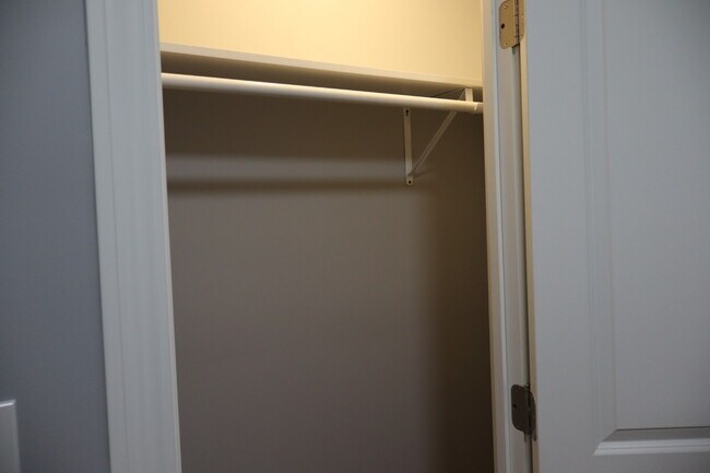 Building Photo - 4120 W Gladys Ave