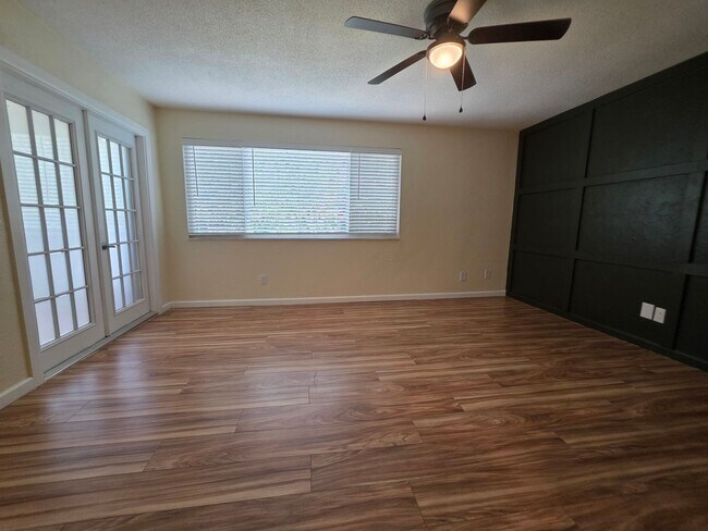 Building Photo - 208 Pine Cone Trail