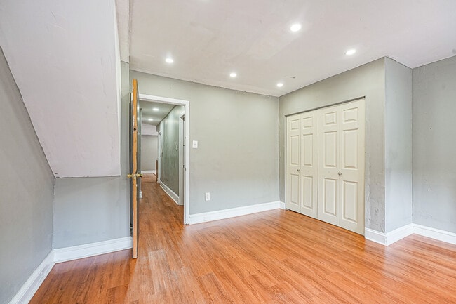 Building Photo - 510 S 48th St