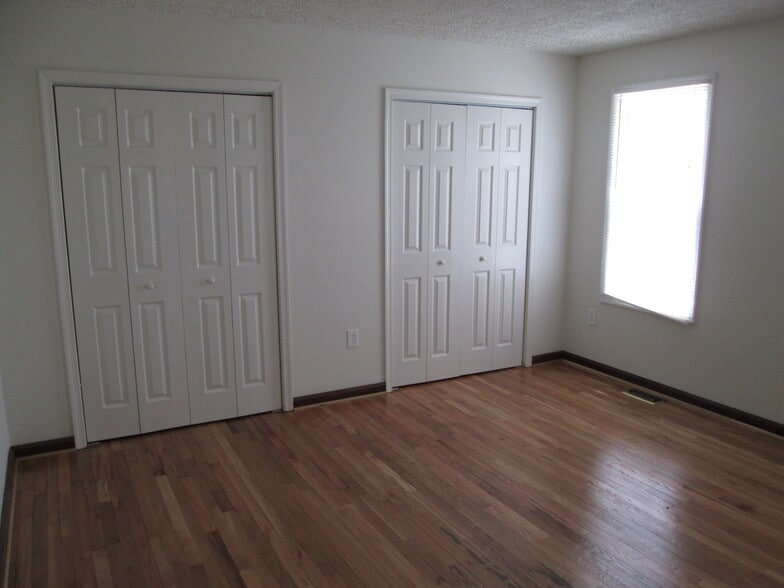 Building Photo - 5283 Ilchester Rd