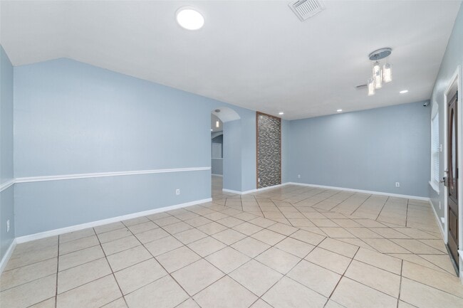 Building Photo - 16327 Dryberry Ct