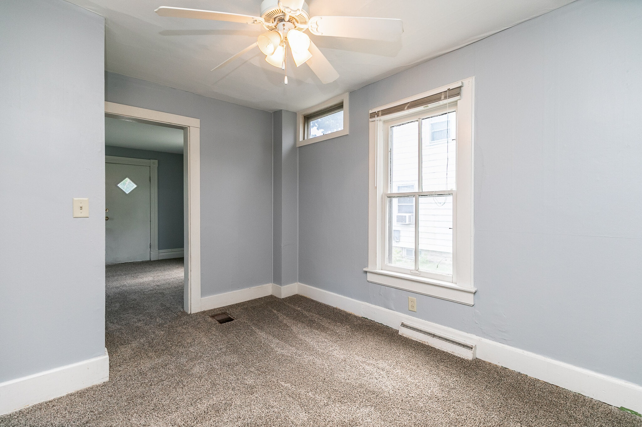 Building Photo - 903 Hudson Ave