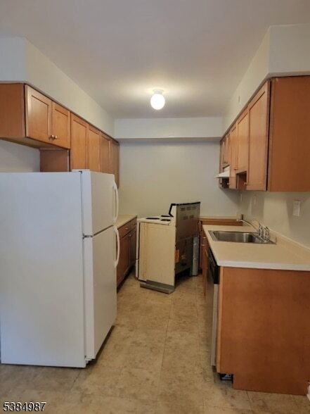 Building Photo - 110 Elm St