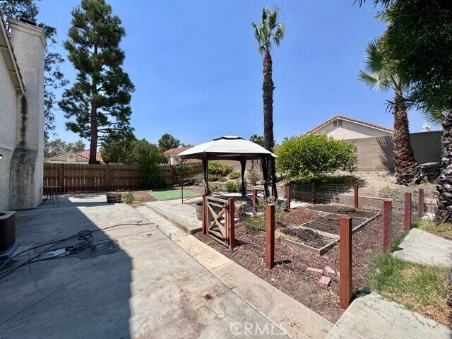 Building Photo - 39709 Garin Dr