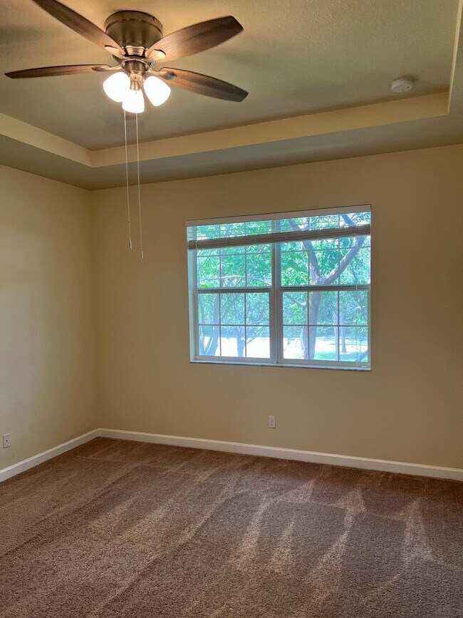 Building Photo - 5037 Ashley River Rd