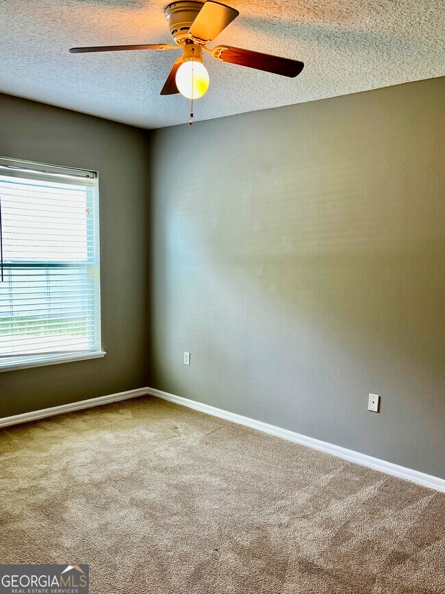 Building Photo - 230 Pine Bluff Dr