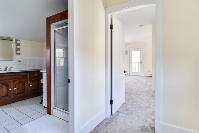 Building Photo - 110 Main St