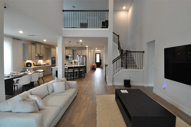 Building Photo - 16804 Roselin Dr