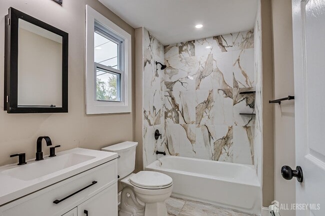 Building Photo - 93 Player Ave