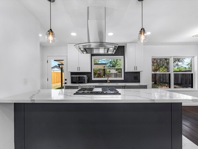 Building Photo - 1506 Wilde Rock Way
