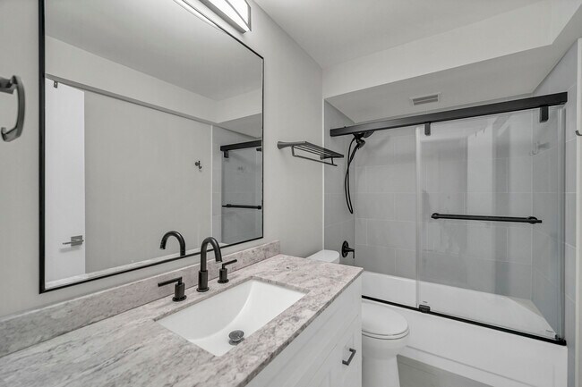 Building Photo - 350 Plum Creek Dr