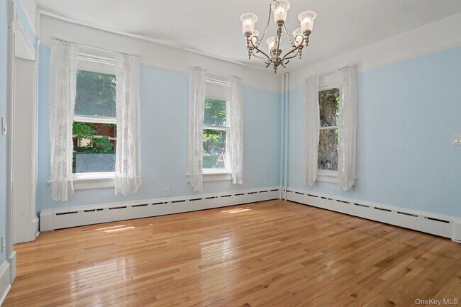 Building Photo - 71 Grand St