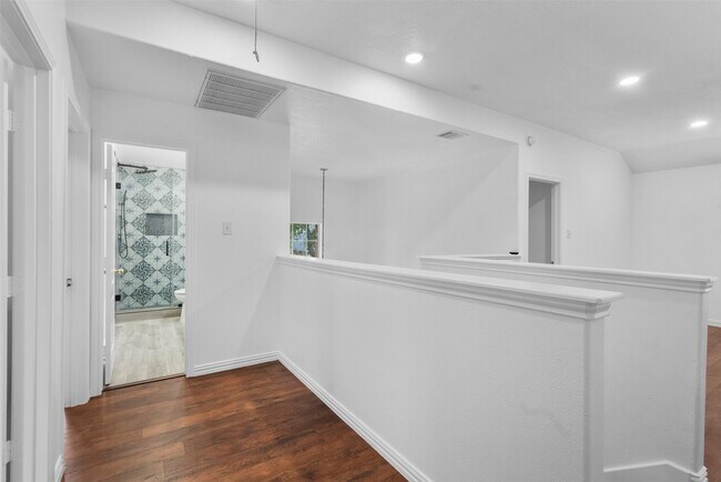 Building Photo - 2610 Cypress Springs Dr