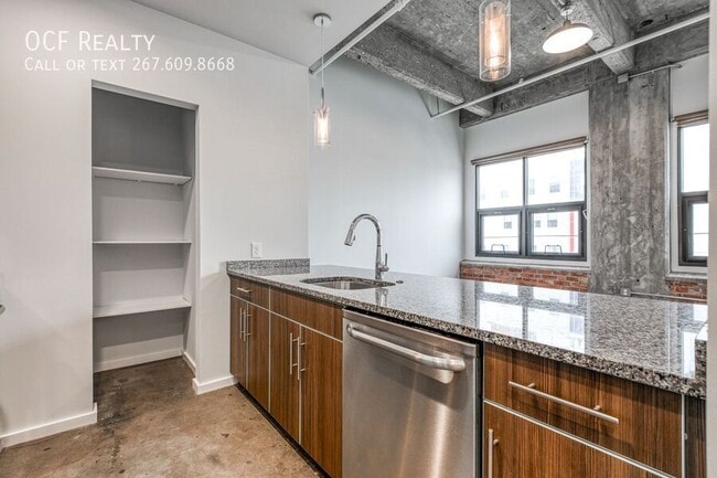 Building Photo - 4800 Brown St