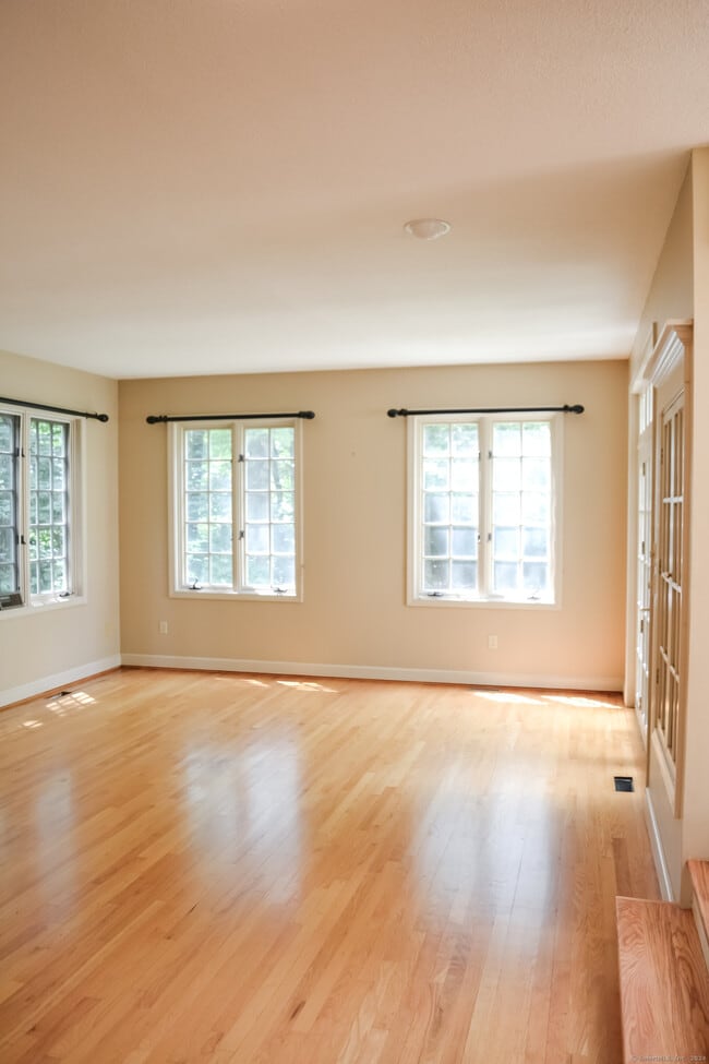 Building Photo - 1 Kempton Mews