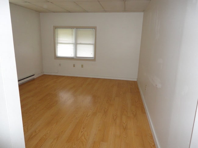 4 Country Manor Dr - Bloomsburg, PA | Apartment Finder