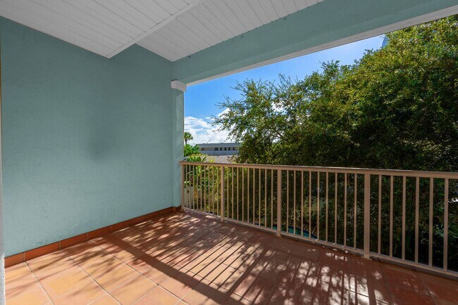 Building Photo - Feel the Ocean Breezes
