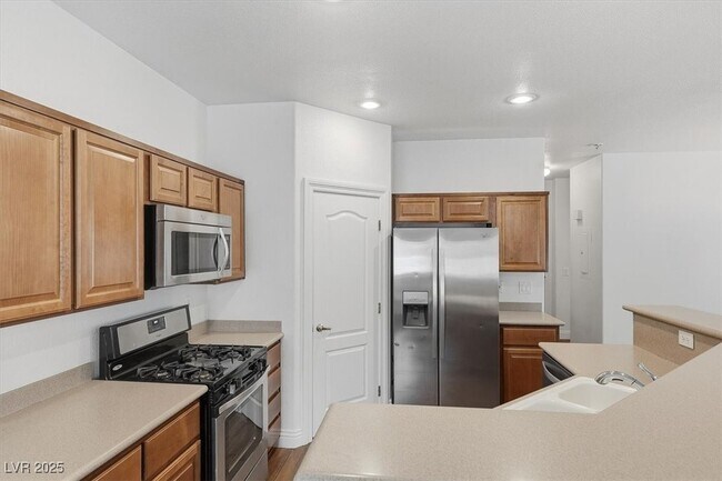 Building Photo - 3313 Speckle Summer Pl