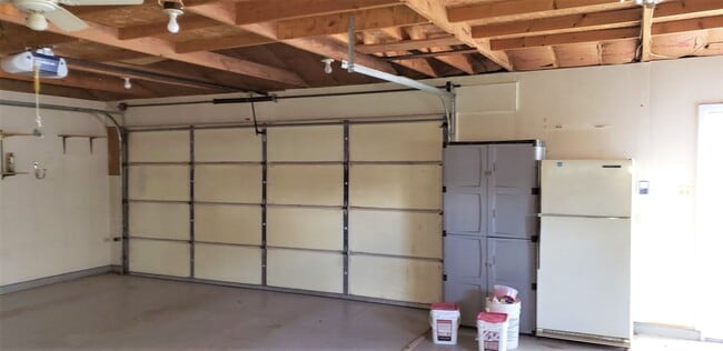 Building Photo - FOR RENT- 510 1st St- Parkersburg *PETS OK*