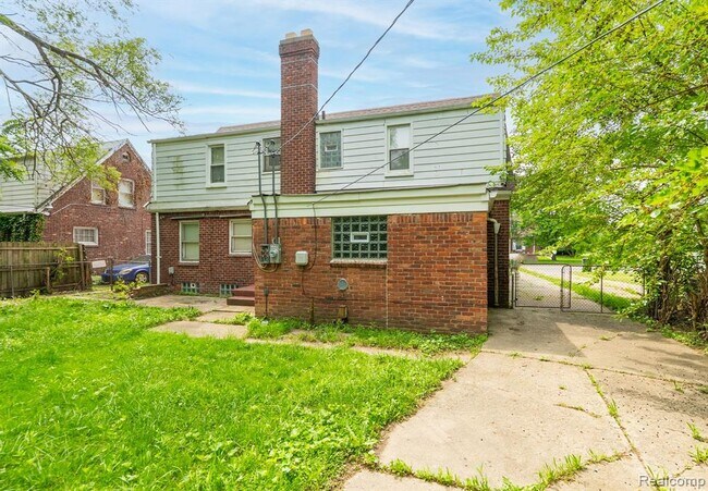 Building Photo - 12702 Kelly Rd