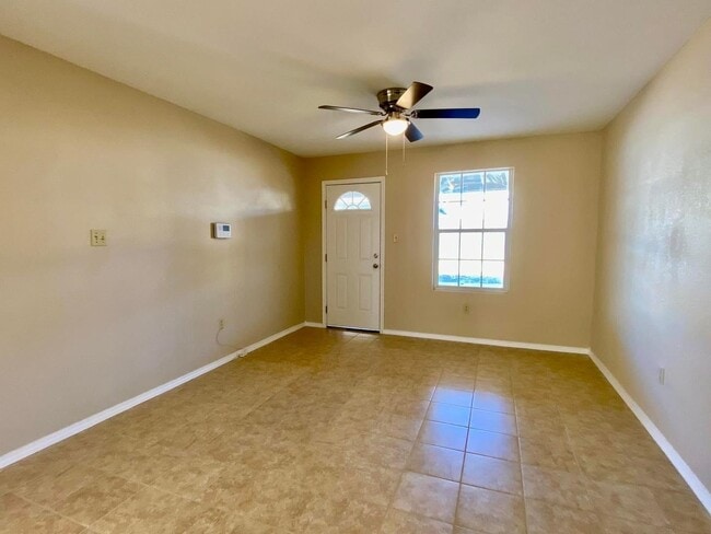 Building Photo - 928 Birney Dr