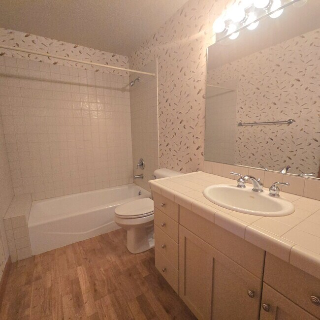 Building Photo - Eagle Bend Golf Home