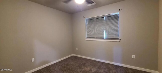 Building Photo - 12065 Mesquite River Dr